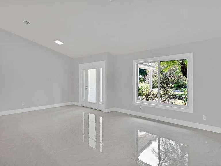 5760 36th Ln — Photo 16