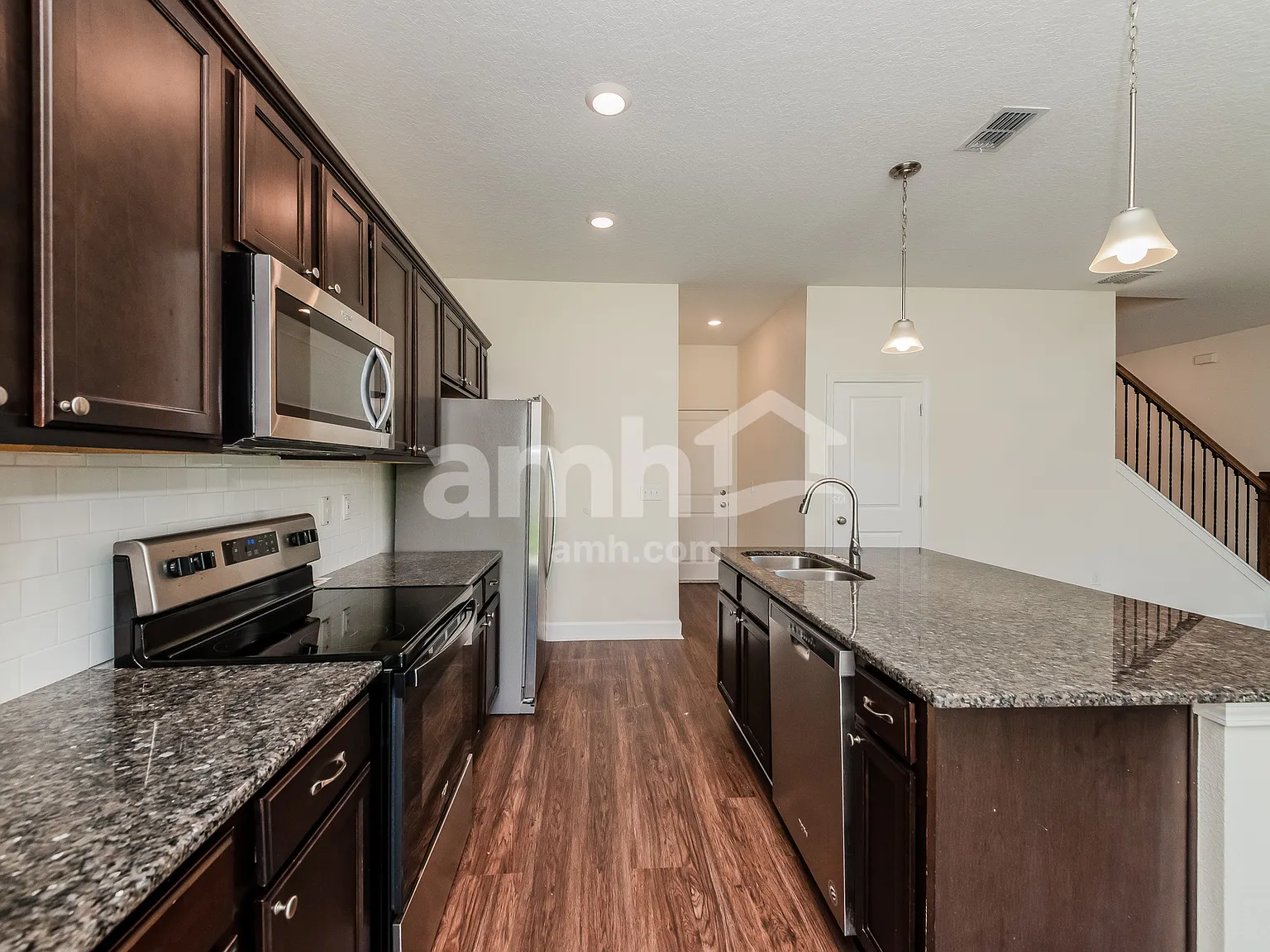 4 bed, 2.5 bath, 1890 sqft, $2,495 — Photo 3