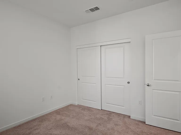 1586 Waterside Ln — Photo 37