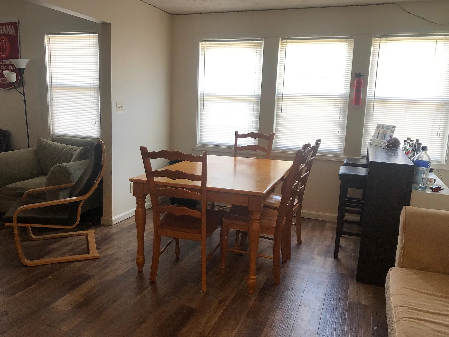 5 bed, 5.5 bath, 3200 sqft, $4,000 — Photo 2