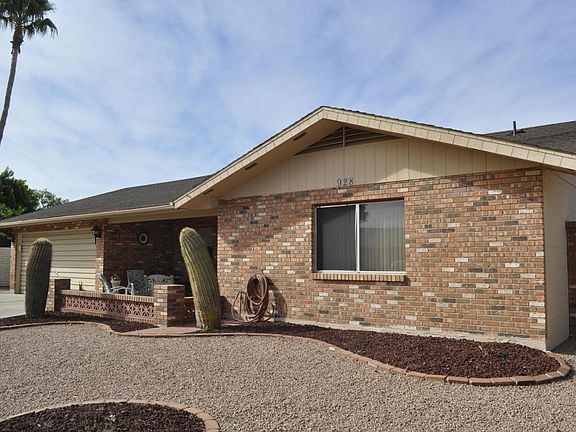 3rd image of 928 S Pico Cir