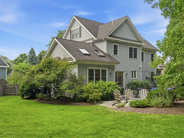16 Gerber Cir — Photo 32