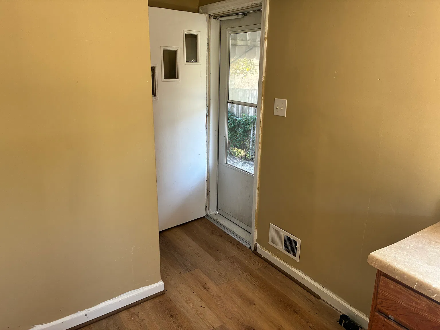 2 bed, 850 sqft, $1,350 — Photo 4