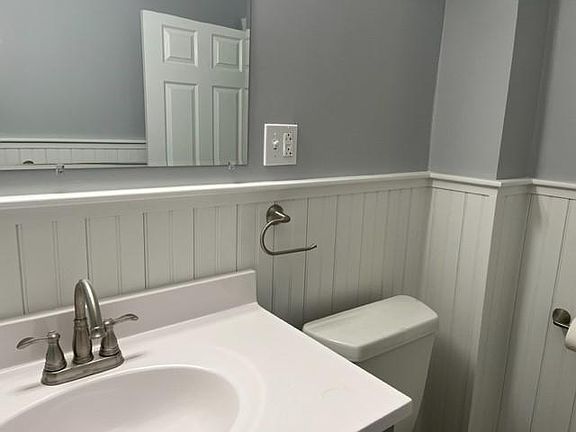 4th image of 104 Catherine St Floor 2