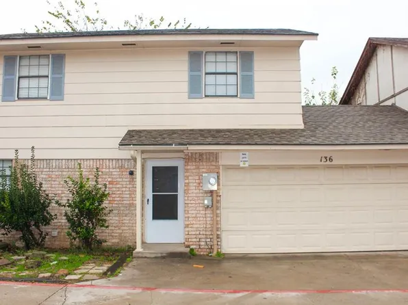 8300 NW 10th St APT 136, Oklahoma City, OK 73127