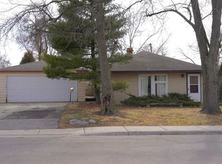 19 Helm Rd, Carpentersville, IL 60110