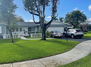 10230 SW 106th St, Miami, FL 33176