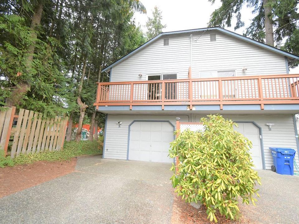 1st image of 850 NE 123rd St