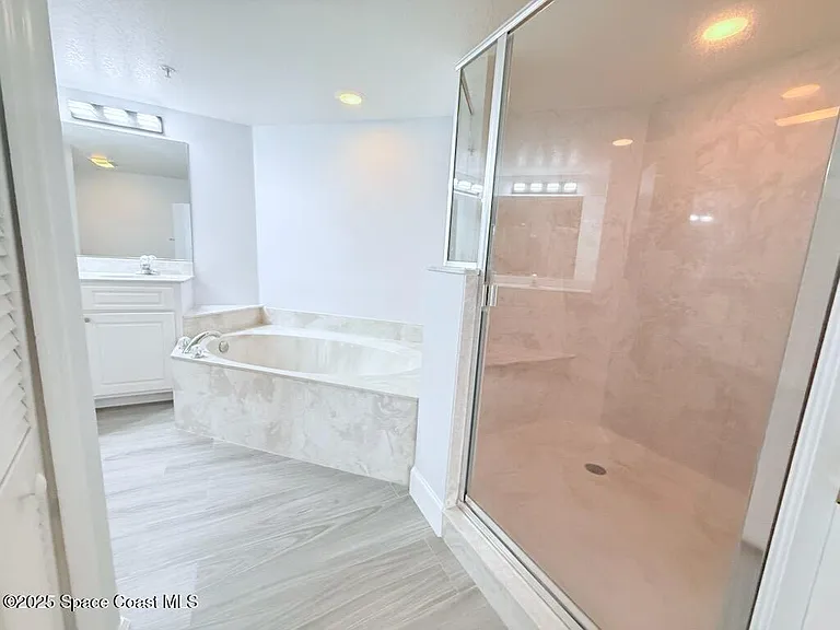 8922 Laguna Ln #201 — Photo 25