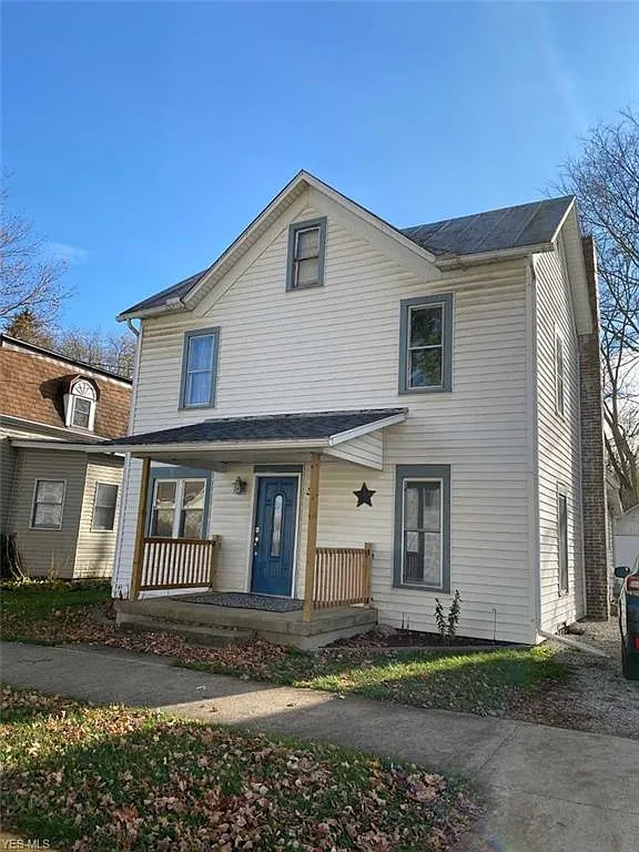 32 E Main St photo 1