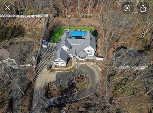 89 Lone Oak Path, Smithtown, NY 11787