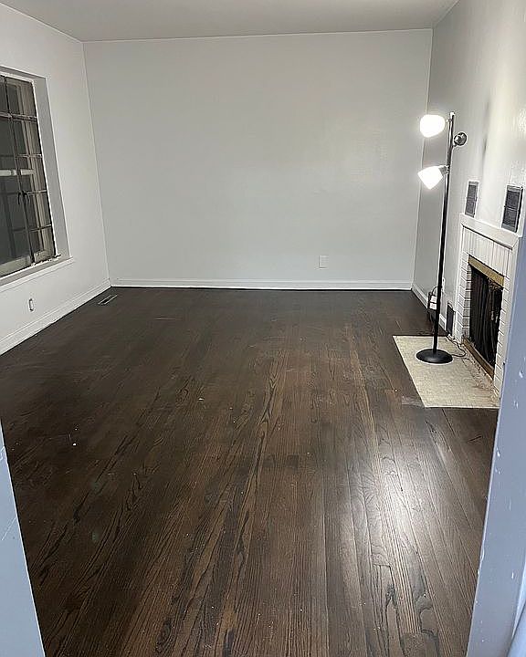 1st image of 1302 Lynn Ave