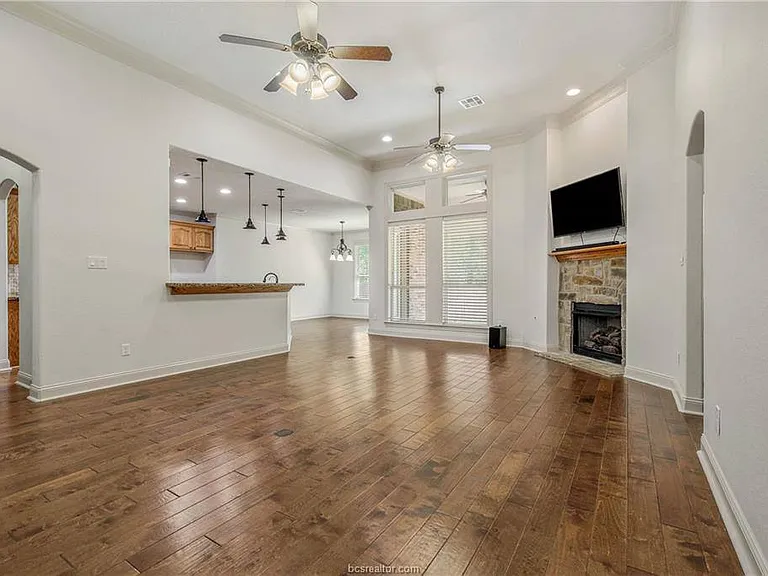 15701 Timber Creek Ln — Photo 6
