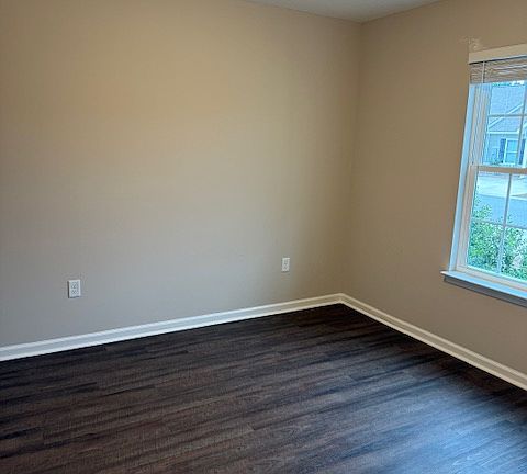5th image of 132 Burktown Dr
