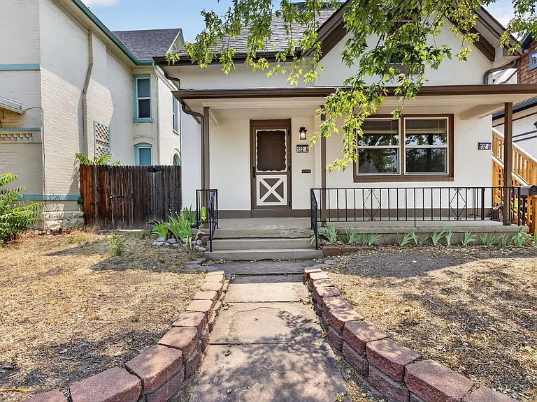 132 S Lincoln St — Photo 1