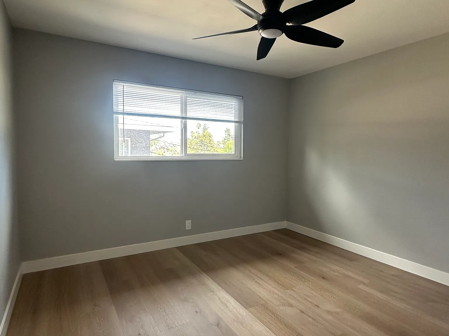 2 bed, 800 sqft, $3,200 — Photo 4