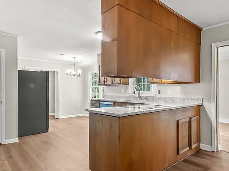 4215 Smith St — Photo 12