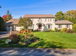 11 Gloria Ln, Niskayuna, NY 12309