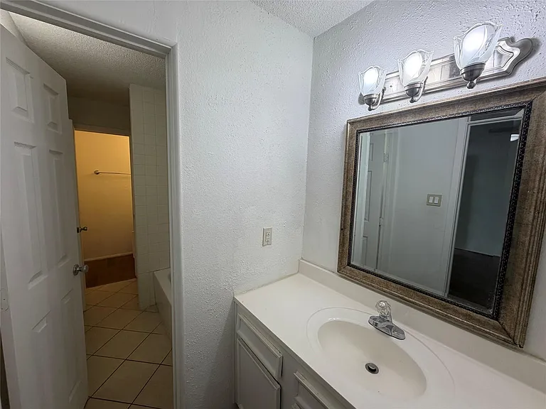 7821 Cook Rd — Photo 11