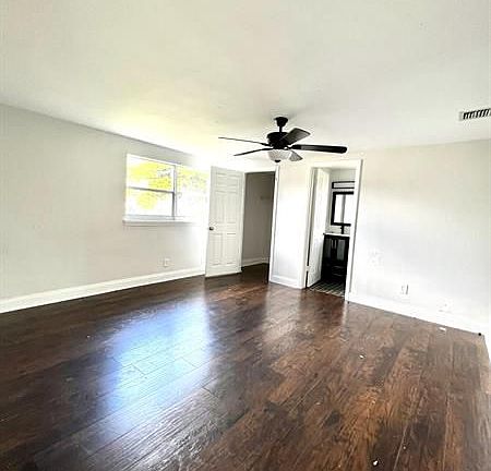 3rd image of 134 SE 31st Ave