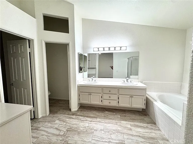 12789 Yorkshire Dr — Photo 20