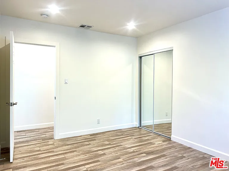 926 N Pass Ave — Photo 19