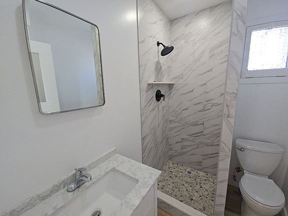 4th image of 516 G St #560F78717