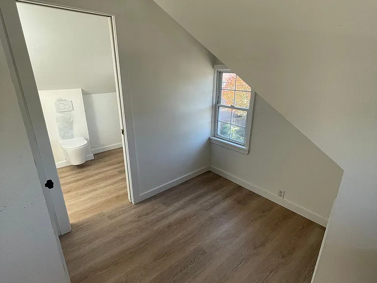 1206 N Anderson St — Photo 19
