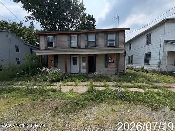 3rd image of 204206 E 10th St