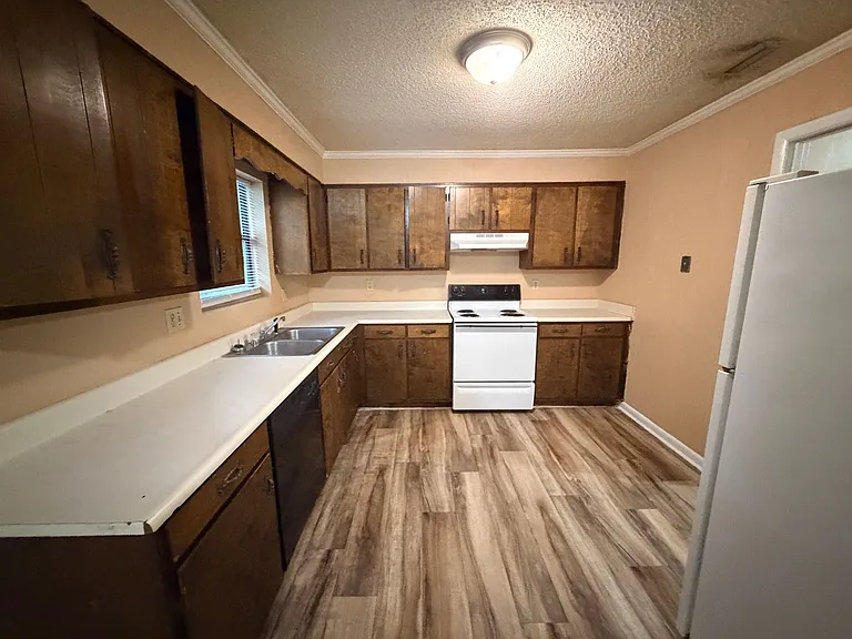 1235 Ponderosa Dr — Photo 7