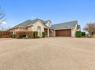 18 N Shore Cir, Waco, TX 76708