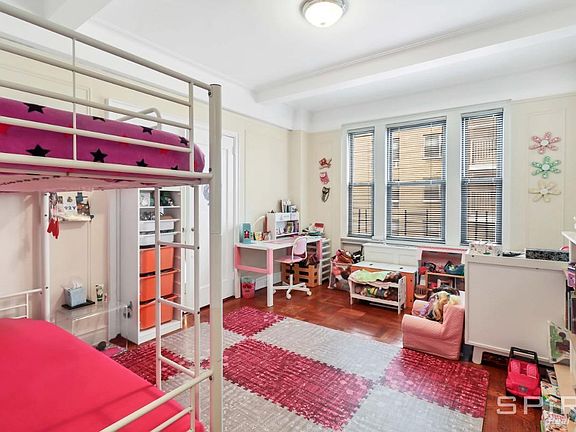 4th image of 41 W 96th St #8C
