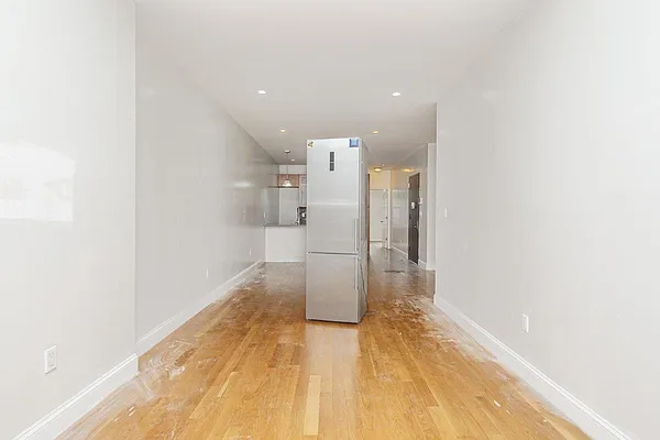 Rented by MySpaceNYC | media 6