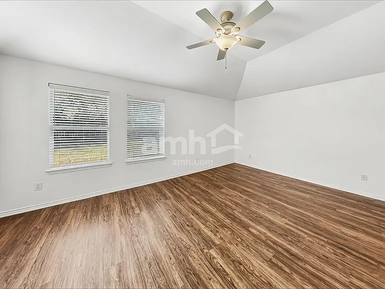 860 Rock Harbor Ln — Photo 8