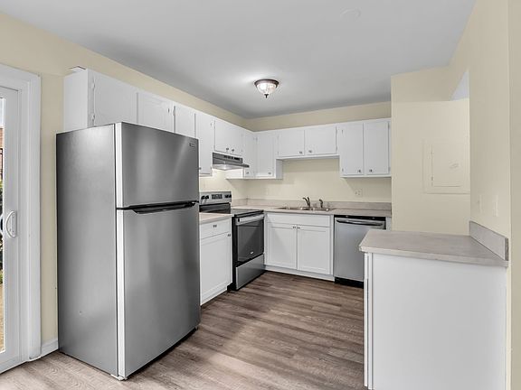 4th image of 370 Wallace Rd APT F5