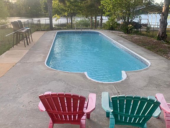 5th image of 806 Lorraine Dr