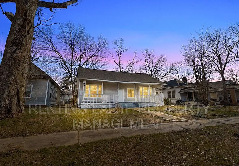 1217 Fulton Ave — Photo 1