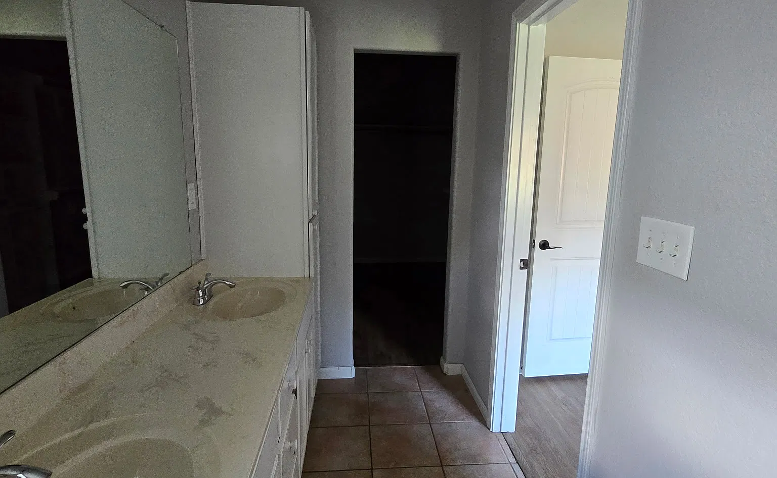 3 bed, 1392 sqft, $1,900 — Photo 3