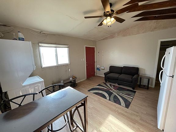 4th image of 309 Ash St