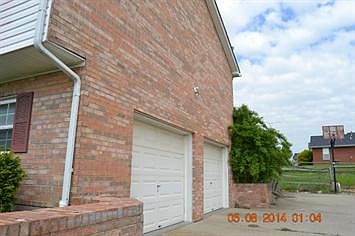 2nd image of 120 Waller Dr