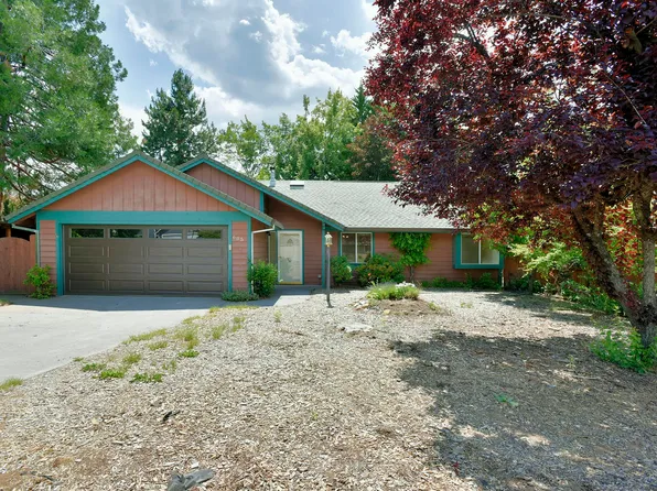 605 Glen Mar Dr, Mount Shasta, CA 96067