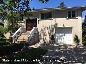 1st image of 3 Alderwood Pl