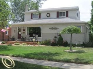 8587 Cranston St, Westland, MI 48185