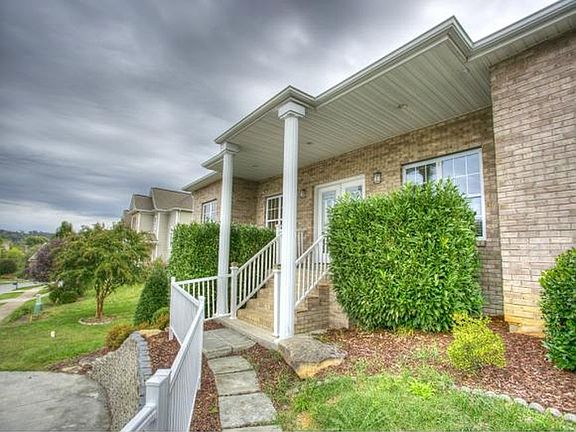 2nd image of 211 Lee Carter Dr #House