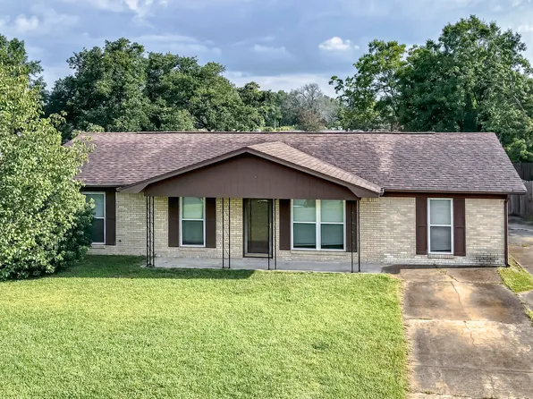 608 Saratoga Dr, Long Beach, MS 39560