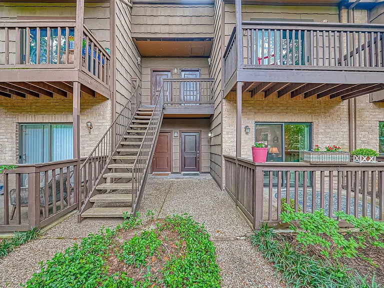11711 Memorial Dr #389 — Photo 20