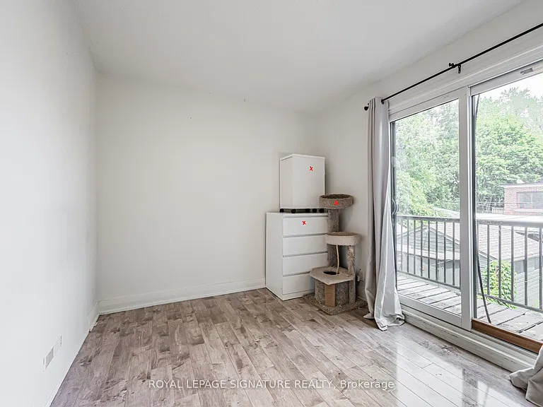 573 Coxwell Ave — Photo 20