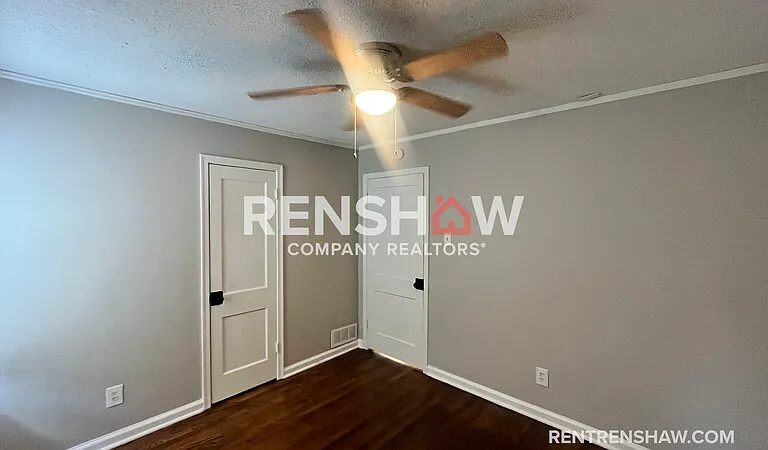 3822 Maid Marian Ln — Photo 11