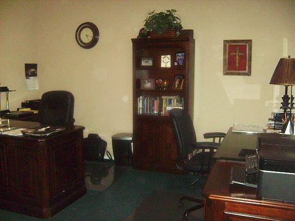 5th image of 1651 Rosewood Dr