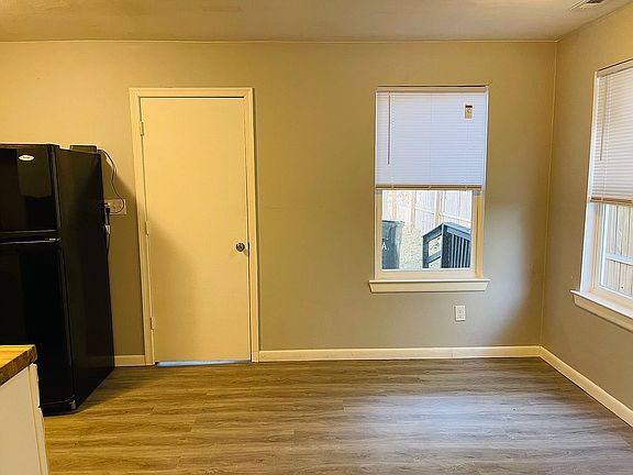 5th image of 812 A Ave